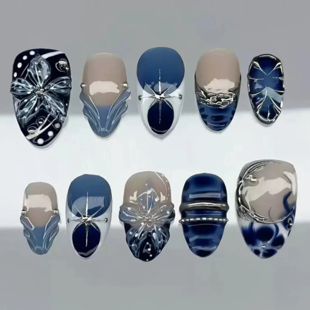 24Pcs Glitter Moon Star Round Press on False Naills with Silver Lines Design Reusable Blue Cool Style Almond Fake Nail Beauty