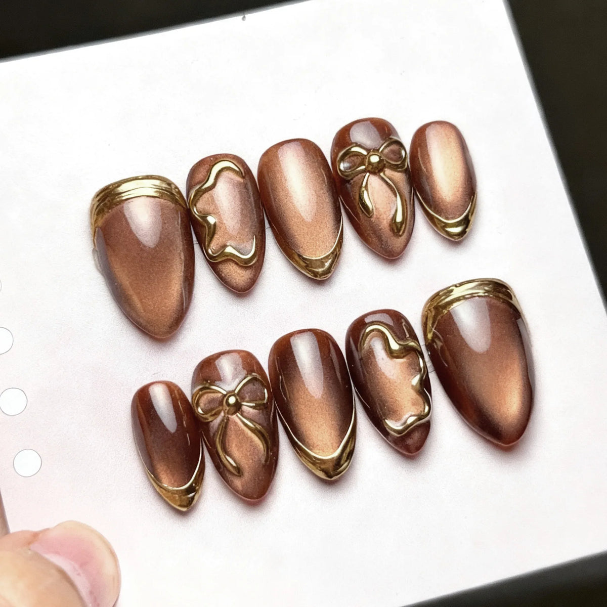 24Pcs Flower Pearl Nails Sets Press on Gilded Almond Lines False Nails Beauty Manicure Red Art Patches Tips Fake Detachable Nail